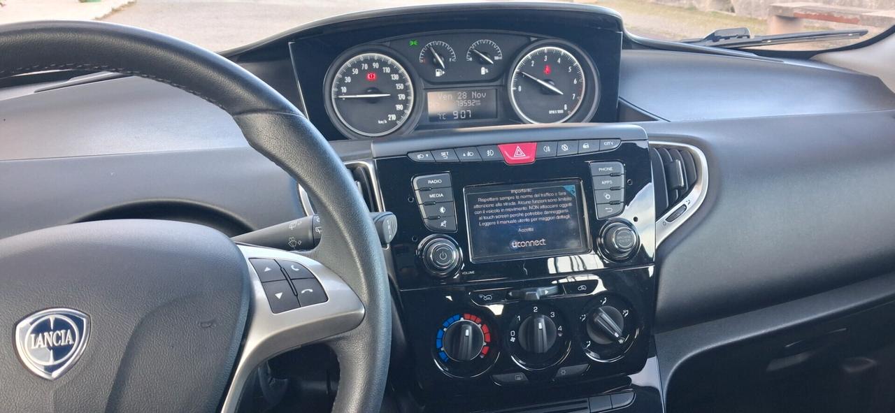 Lancia Ypsilon 1.0 FireFly 5 porte S&S Hybrid Ecochic Gold