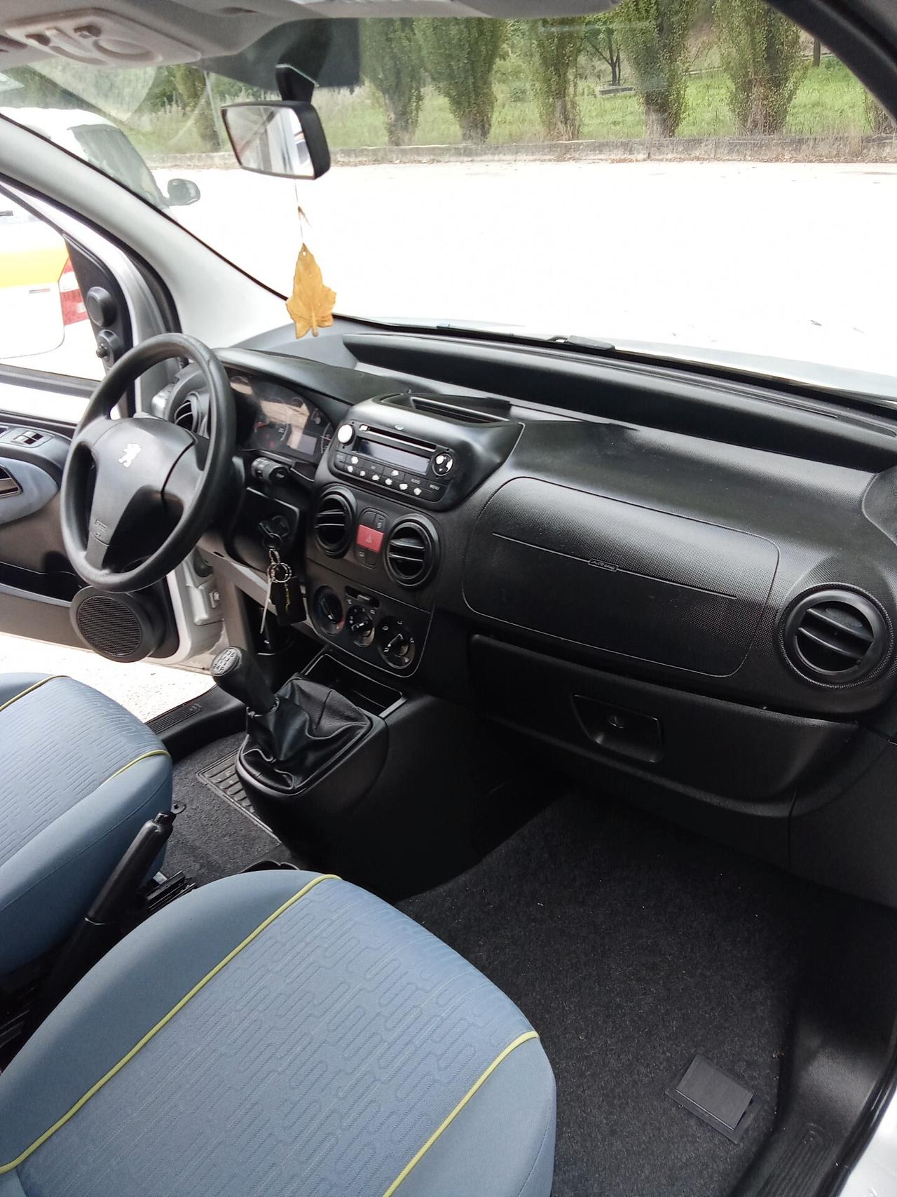 Peugeot Bipper 1.3 HDi 75 Outdoor 011