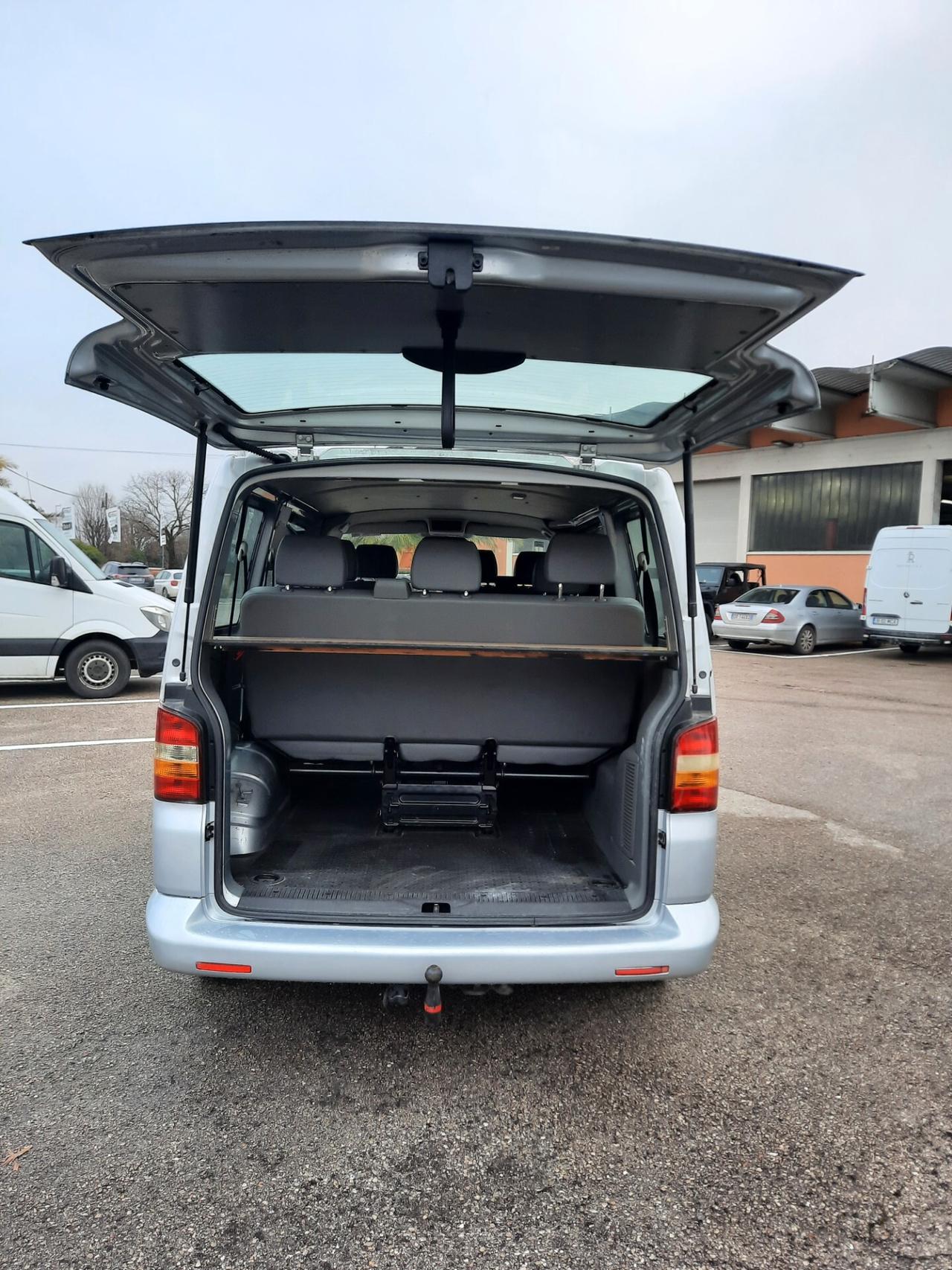 Volkswagen Transporter 9 POSTI California 1.9 TDI Comfortline