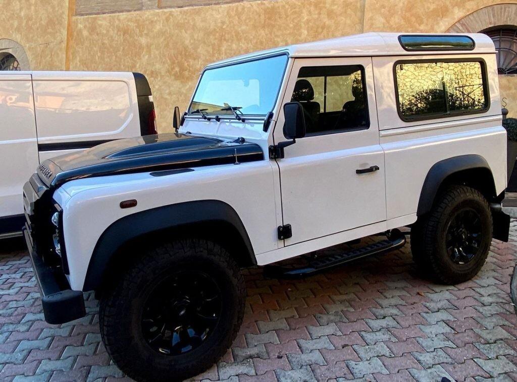 LAND ROVER Defender 90 2.2 TD4 Station Wagon n1