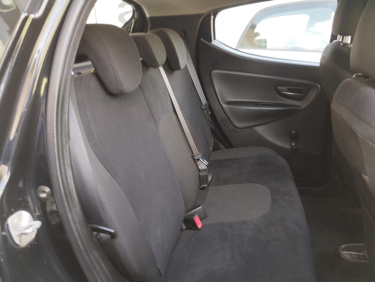 Lancia Ypsilon 1.2 69 CV 5 porte