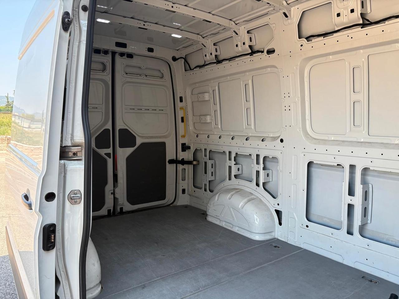 VOLKSWAGEN CRAFTER 2.0 TDi 140CV 3P