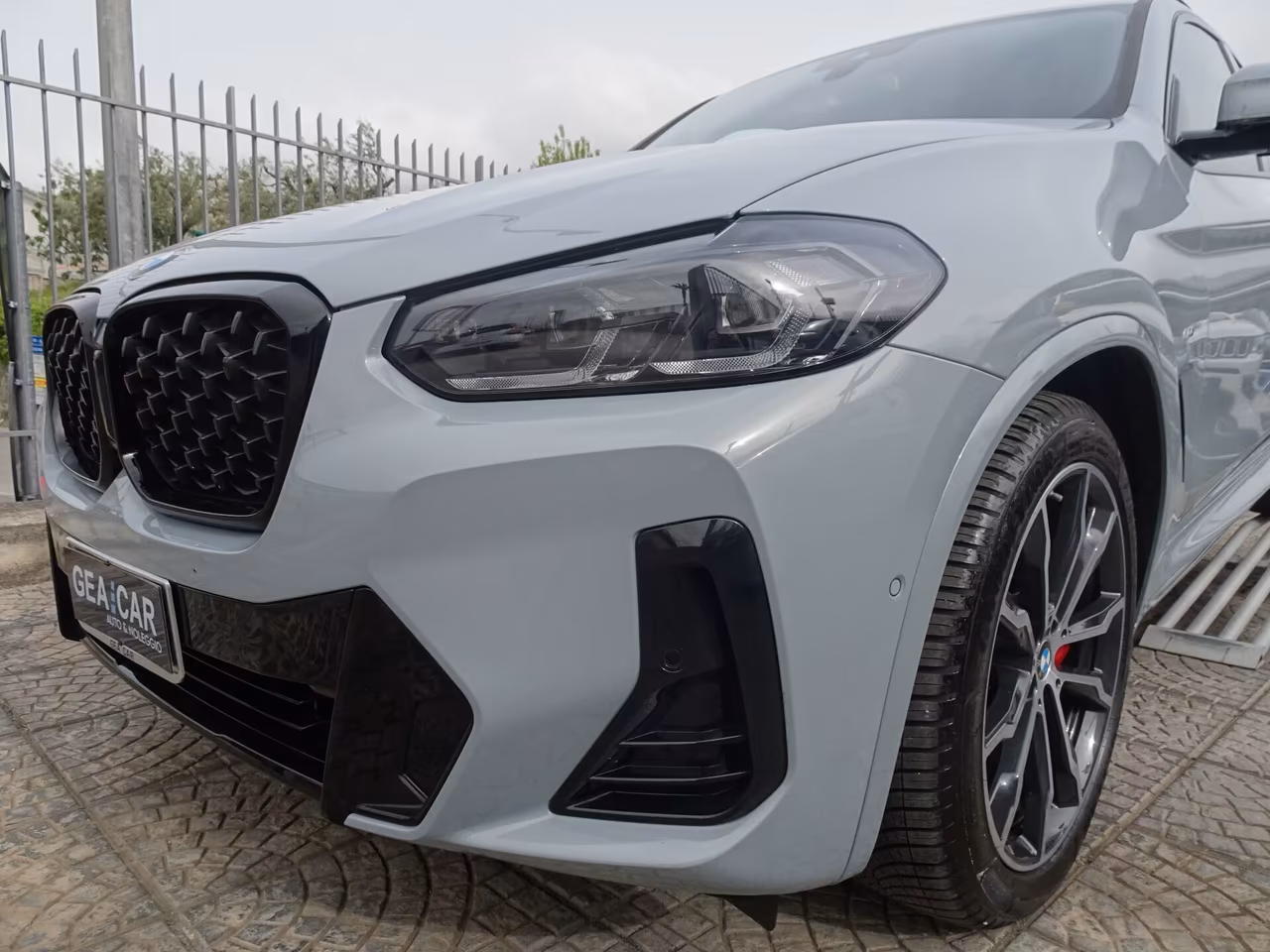 BMW X4 M Sport X Drive20d Hybrid