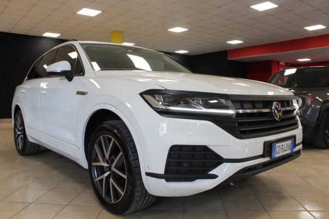 VOLKSWAGEN Touareg 3.0 V6 TDI "Km E SERVICE CERTIFICATI VOLKSWAGEN"
