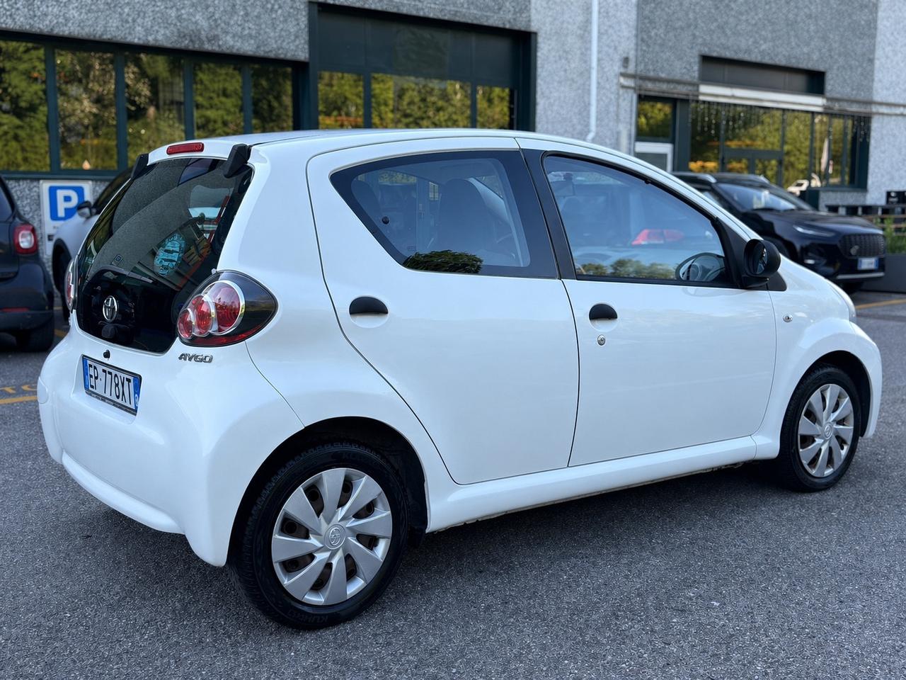 Toyota Aygo 1.0 12V VVT-i 5 porte Active Connect