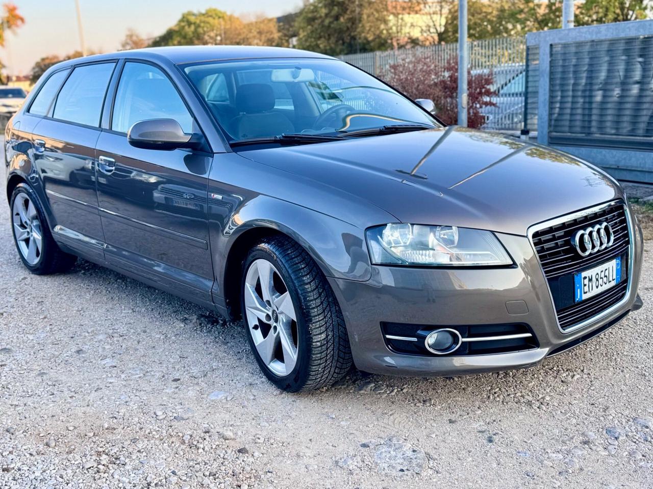 Audi A3 1.6 TDI 105CV S TRONIC NEOPATENTATI