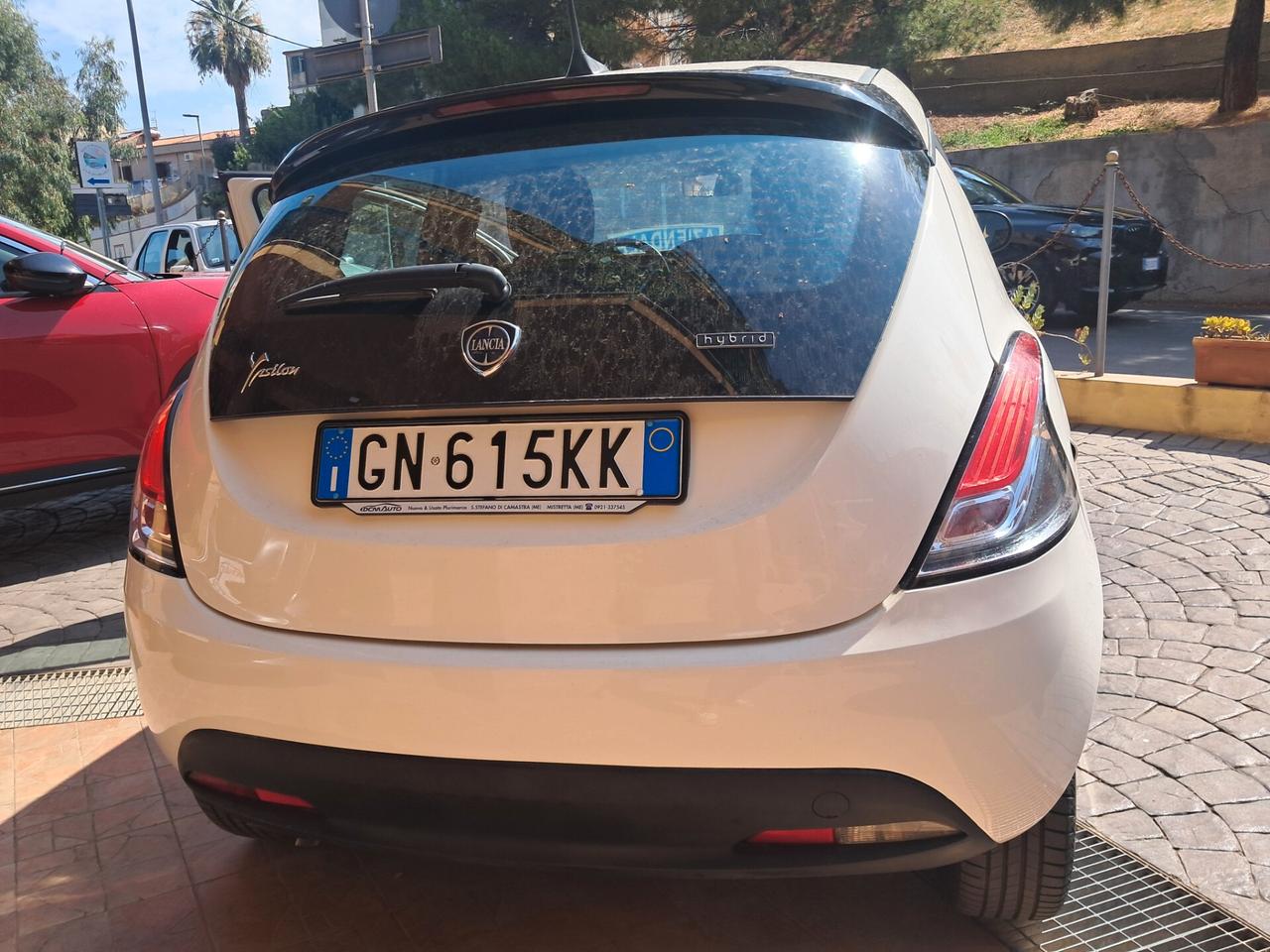 Lancia Ypsilon 1.0 FireFly 5 porte S&S Hybrid Silver