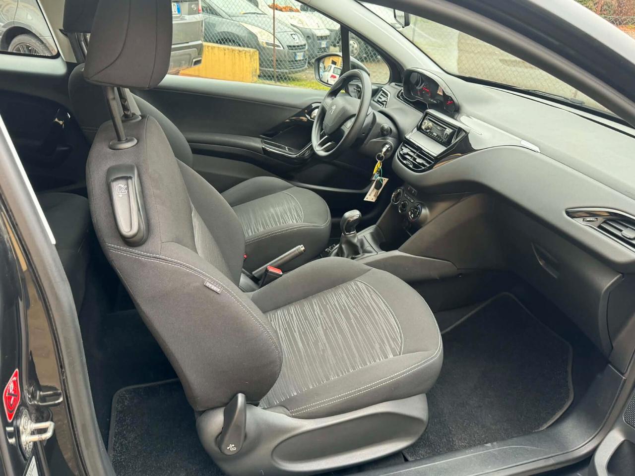 Peugeot 208 Anno 2012 1.2 Benzina 62.000 KM