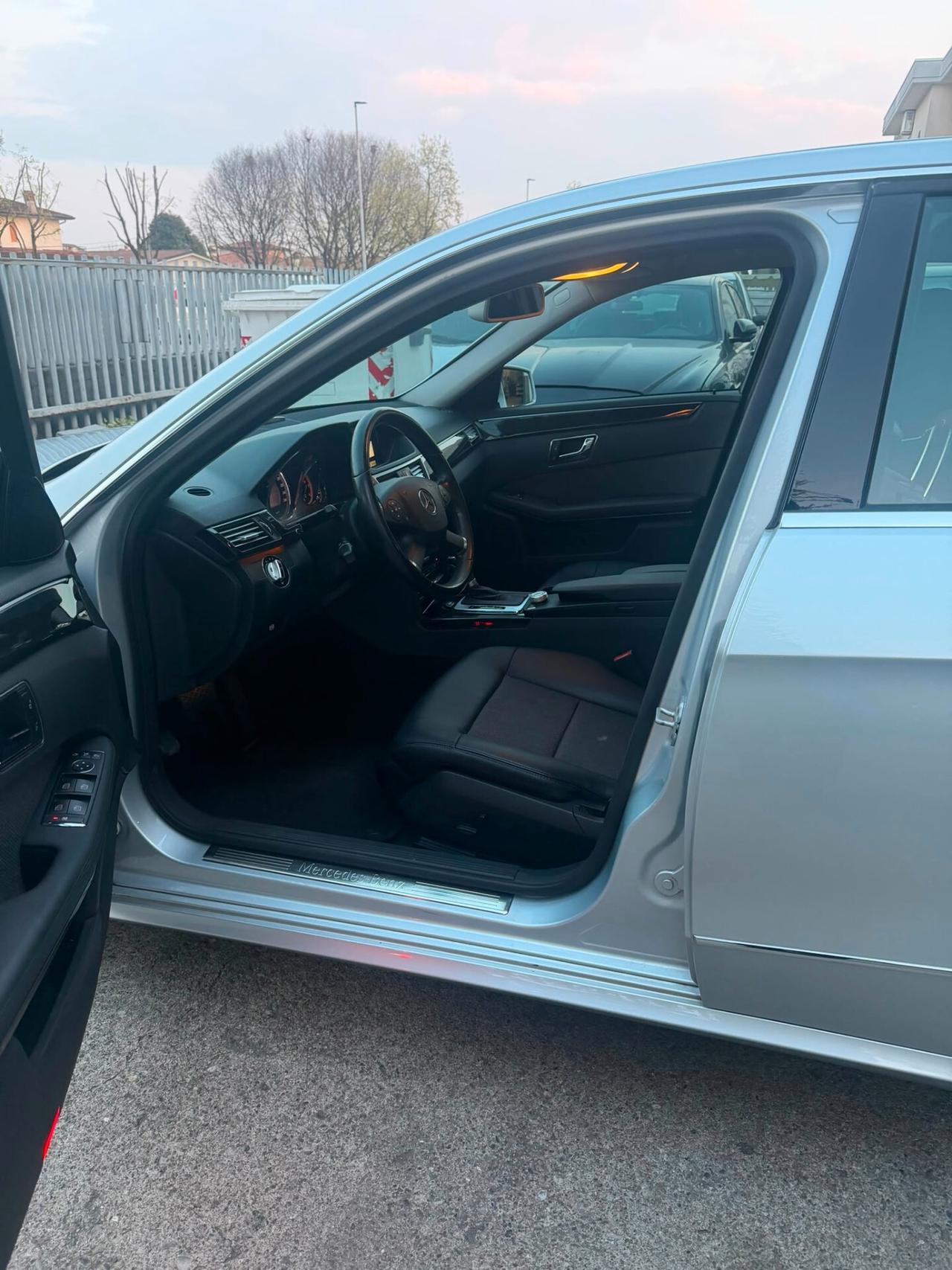 Mercedes-benz E 220 250 CDI BlueEFFICIENCY Avantgarde