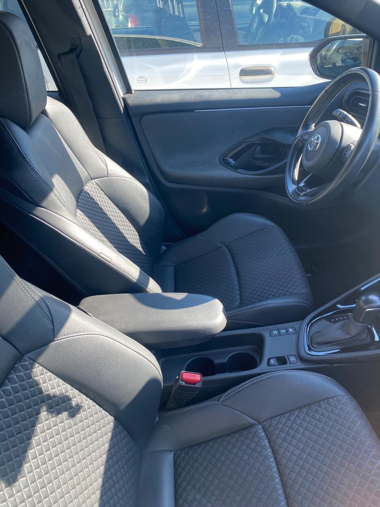 Toyota Yaris 1.5 Hybrid 5 porte Lounge