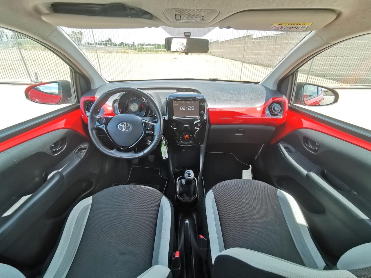 Toyota Aygo 1.0 VVT-i 69 CV 5P. x-cool 2014