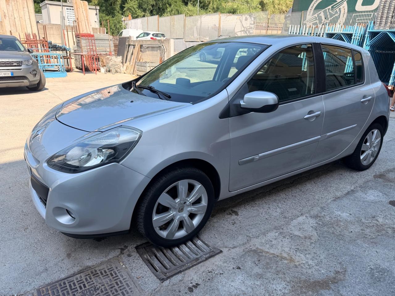 RENAULT CLIO 1.2 NEOPATENTATI KM 70 MILA !!!