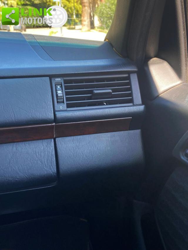 MERCEDES-BENZ 200 E 122 CV Berlina