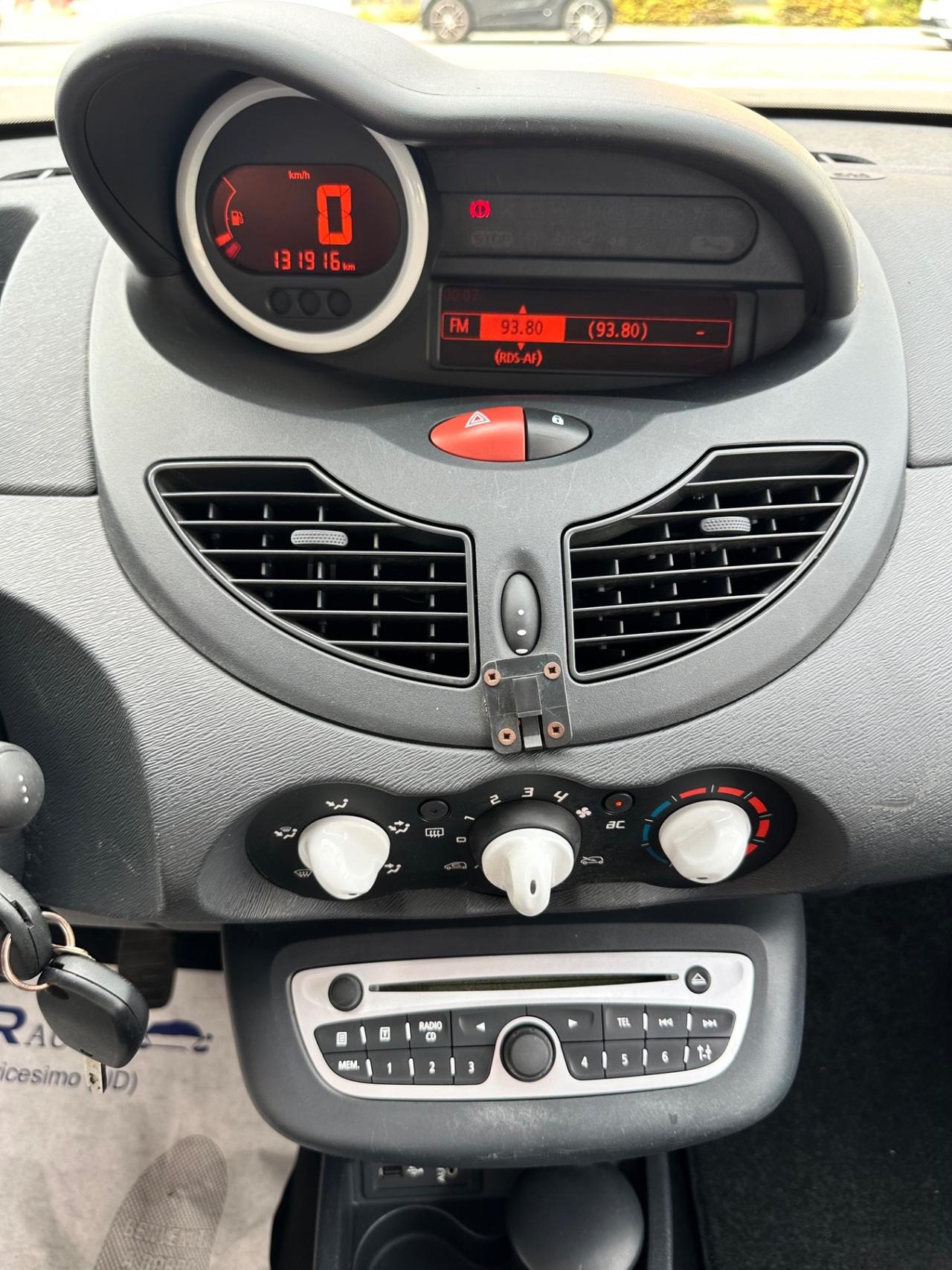 Renault Twingo 1.2Bz 75Cv - Neopatentati
