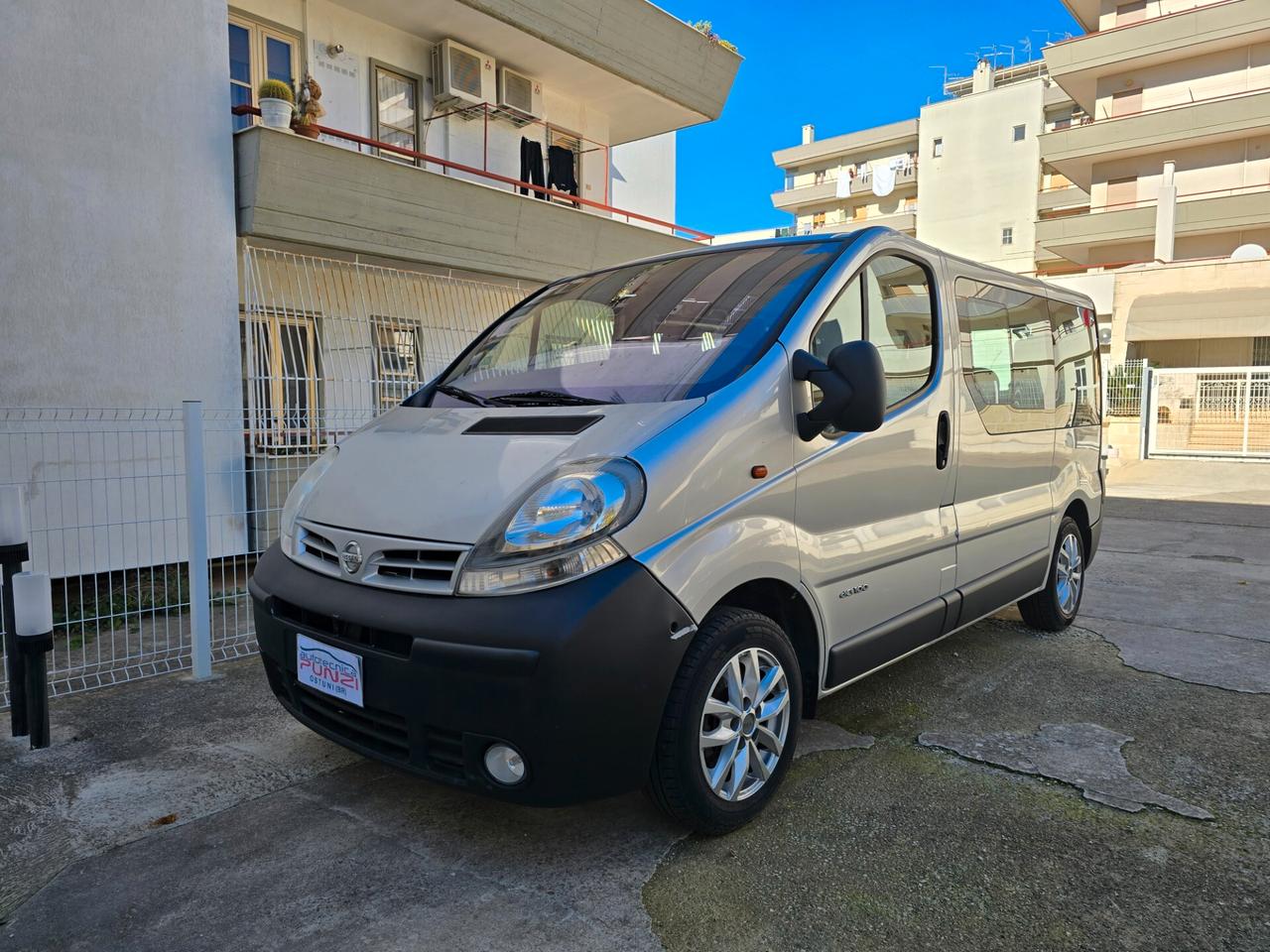 Nissan Primastar - Con Sollevatore Idraulico per Persone in Carrozzina