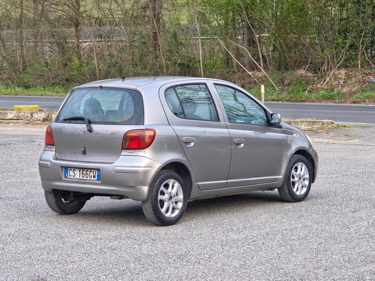 Toyota Yaris 1.0i 16V cat 5 porte Sol 2004-E4 Manuale NEO