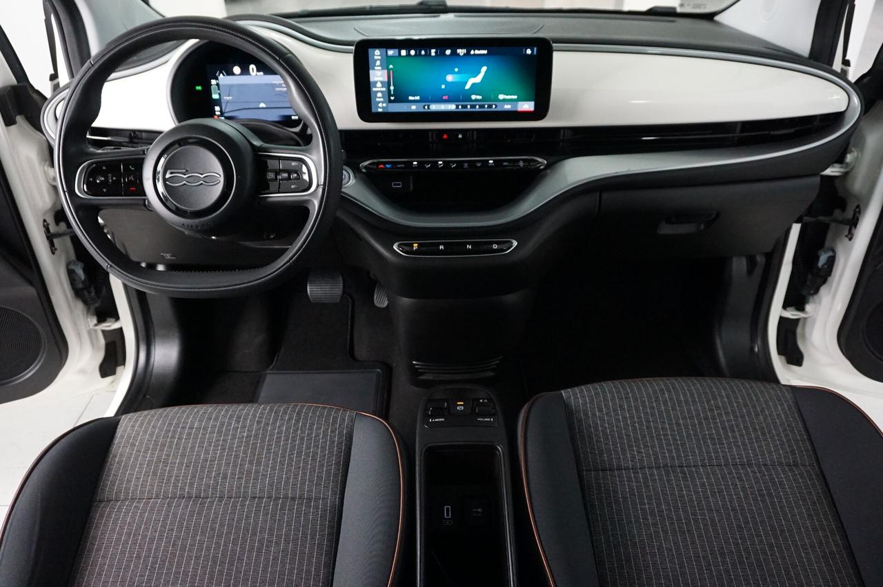 Fiat 500e Berlina 42 kWh La Prima