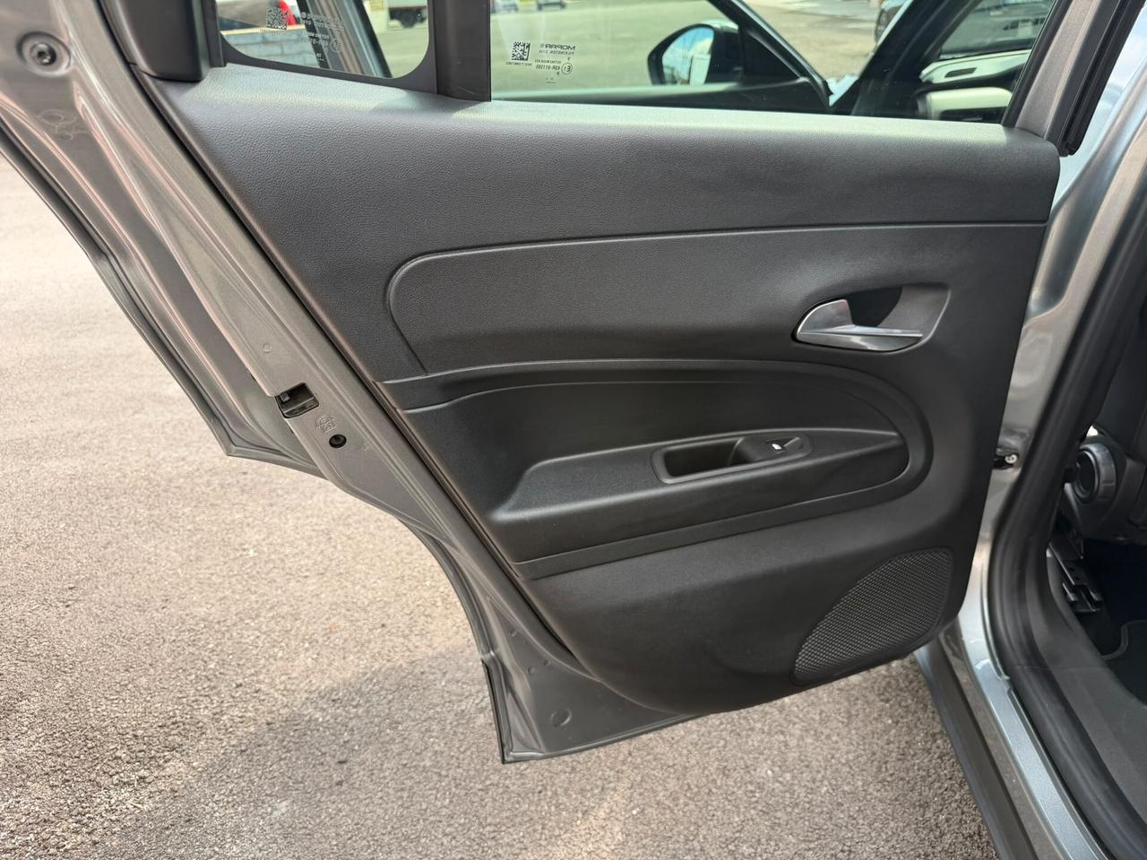 Jeep Avenger 1.2 Turbo 100 CV MHEV Summit