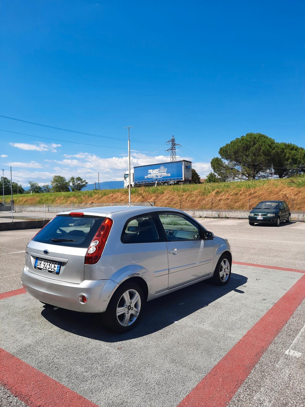 Ford Fiesta 1.2 16V 3p. Ghia OK NEOPATENTATI