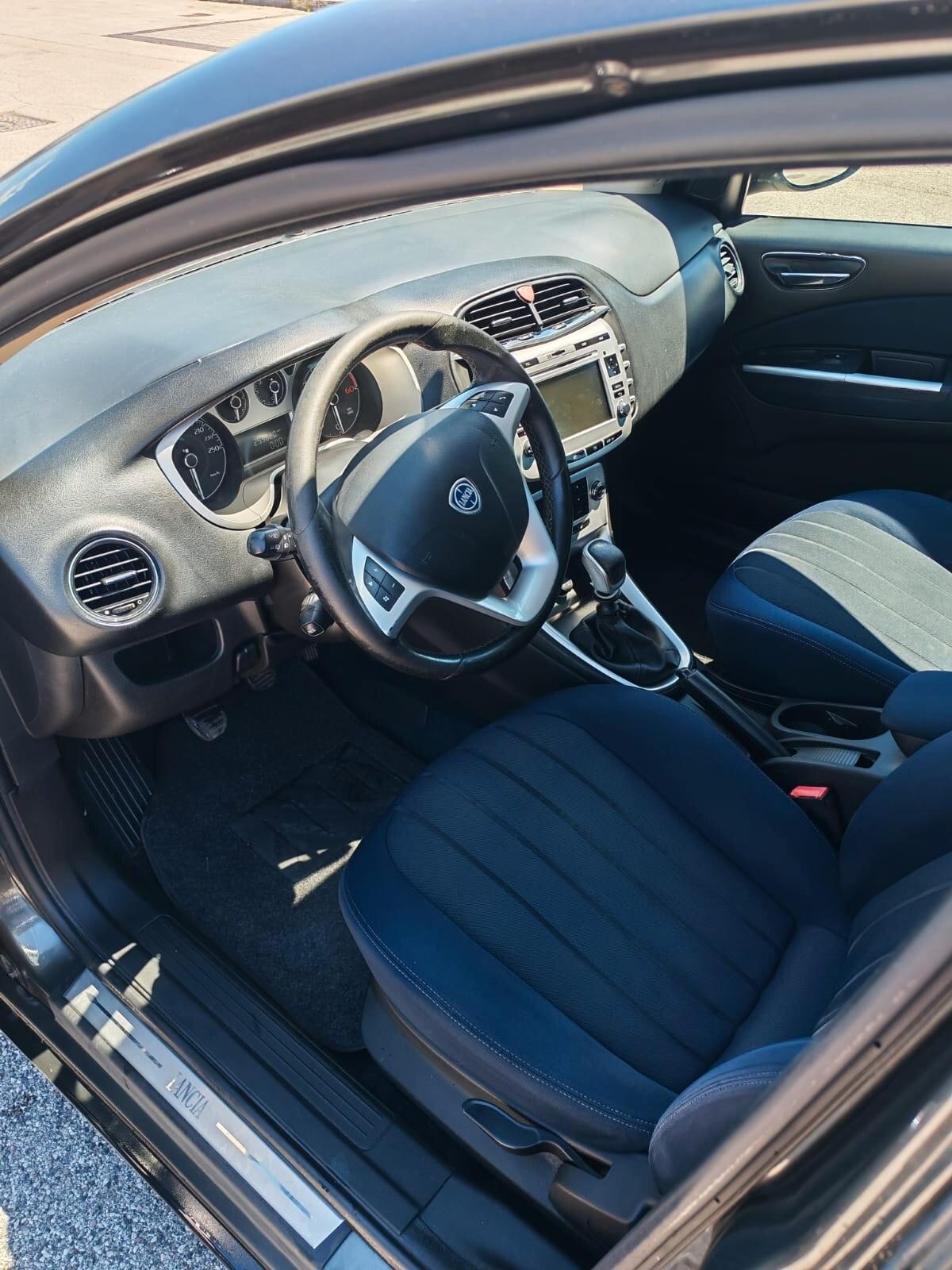 Lancia Delta 1.6 MJT DPF Silver