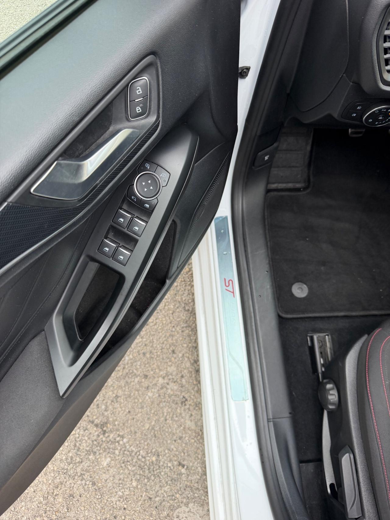 Ford Focus 1.0 EcoBoost Hybrid 125 CV 5p. ST-Line