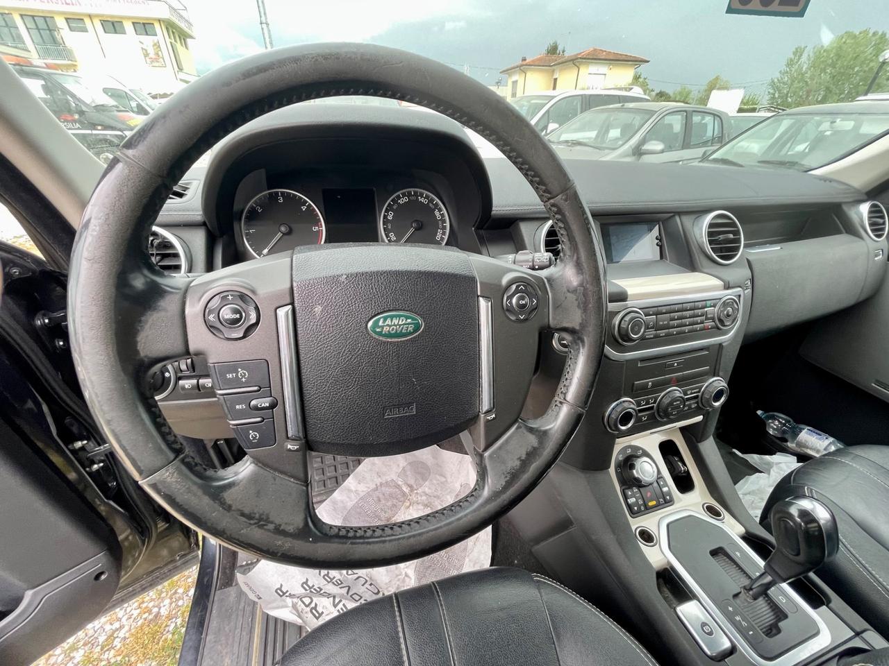 Land Rover Discovery 4 3.0 SDV6 245CV Black&White Limited Edition