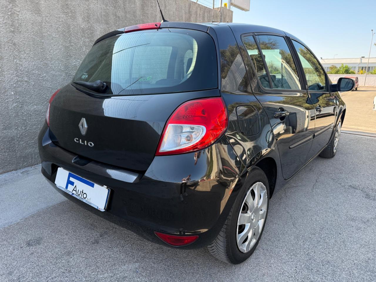 Renault Clio 1.1 75Cv GPL 20th Anniversario,117.000km,Navi,clima,DISTRIBUZIONE APPENA EFFETTUATA