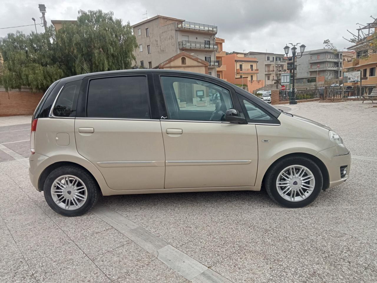 Lancia MUSA 1.6 Multijet Oro 2010