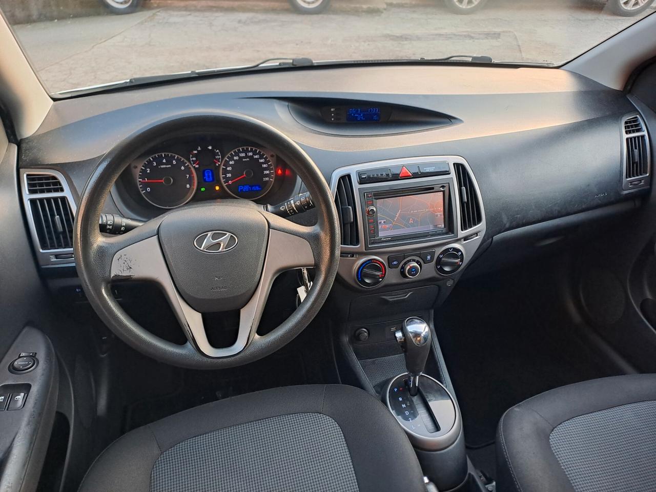 HYUNDAI i20 1.4 ** AUTOMATICA **