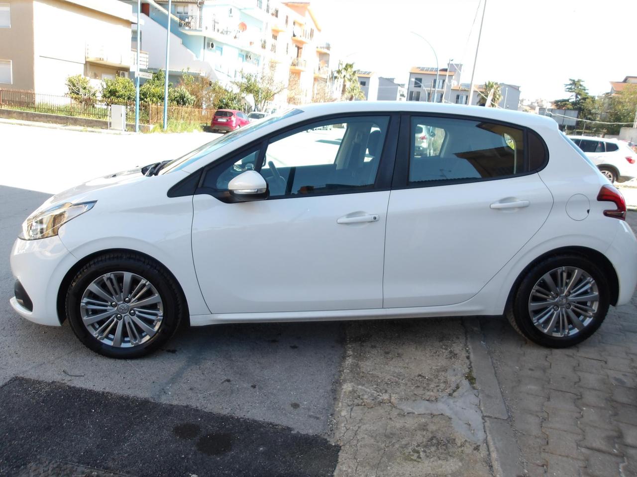 Peugeot 208 5 Porte 208 5p 1.2 puretech Allure 82cv