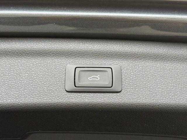 AUDI Q3 35 TDI S line edition