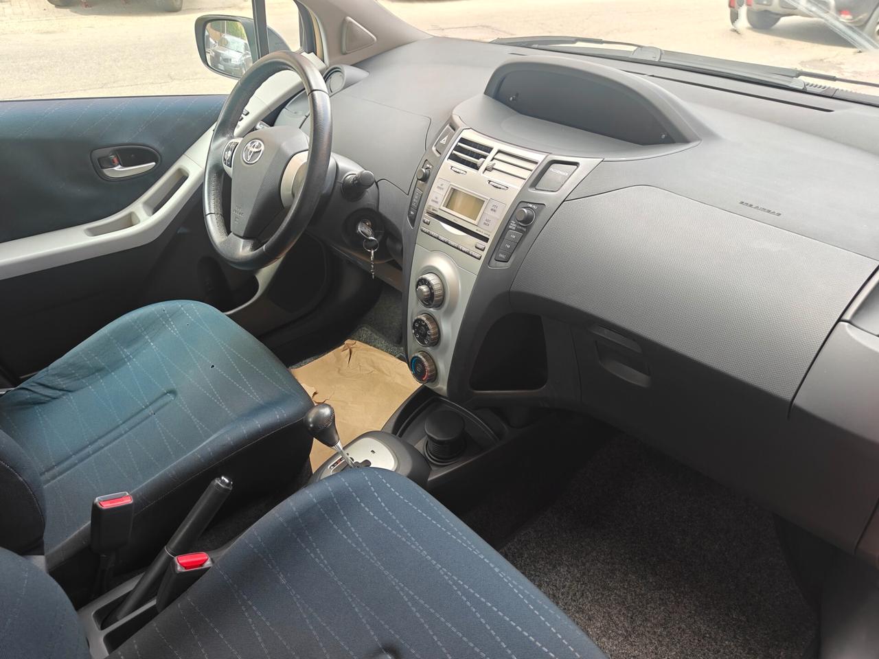 Toyota Yaris 1.3 M-MT Sol Automatica
