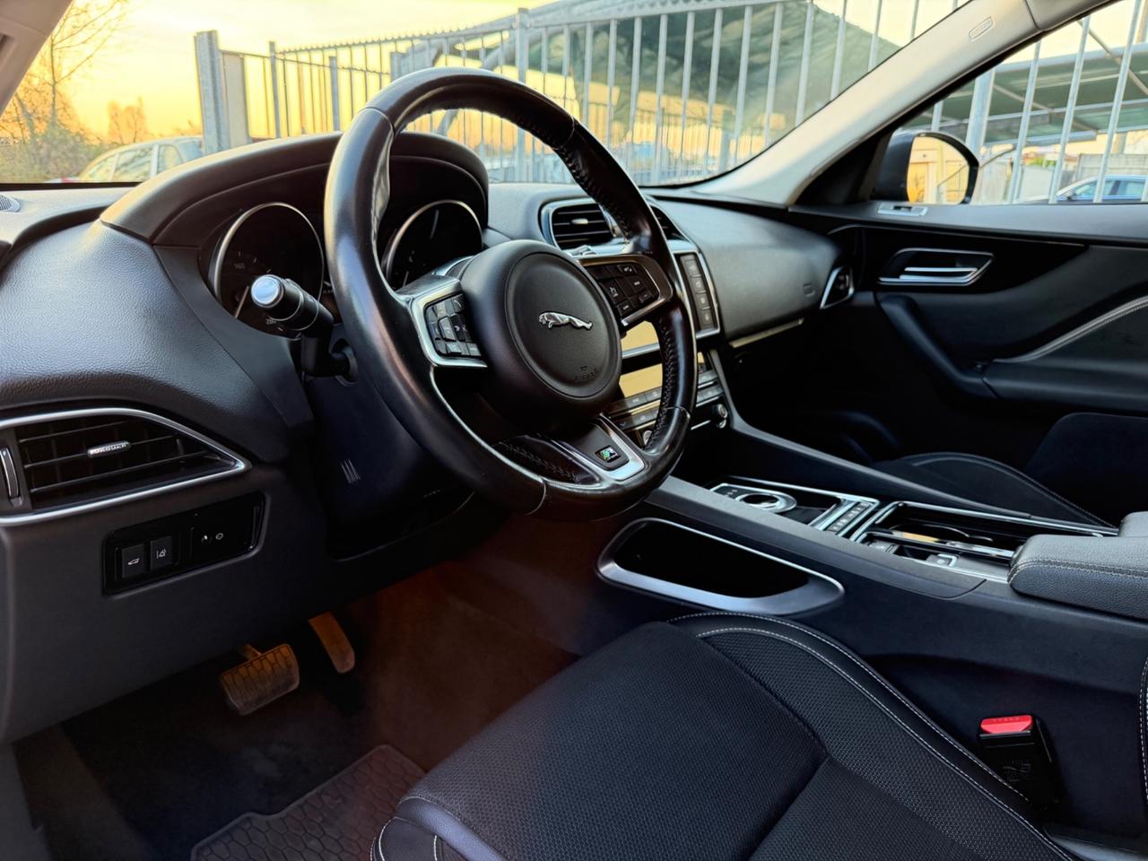 Jaguar F-Pace 2.0 D 180CV R-Sport BLACK EDITION 30 di 100