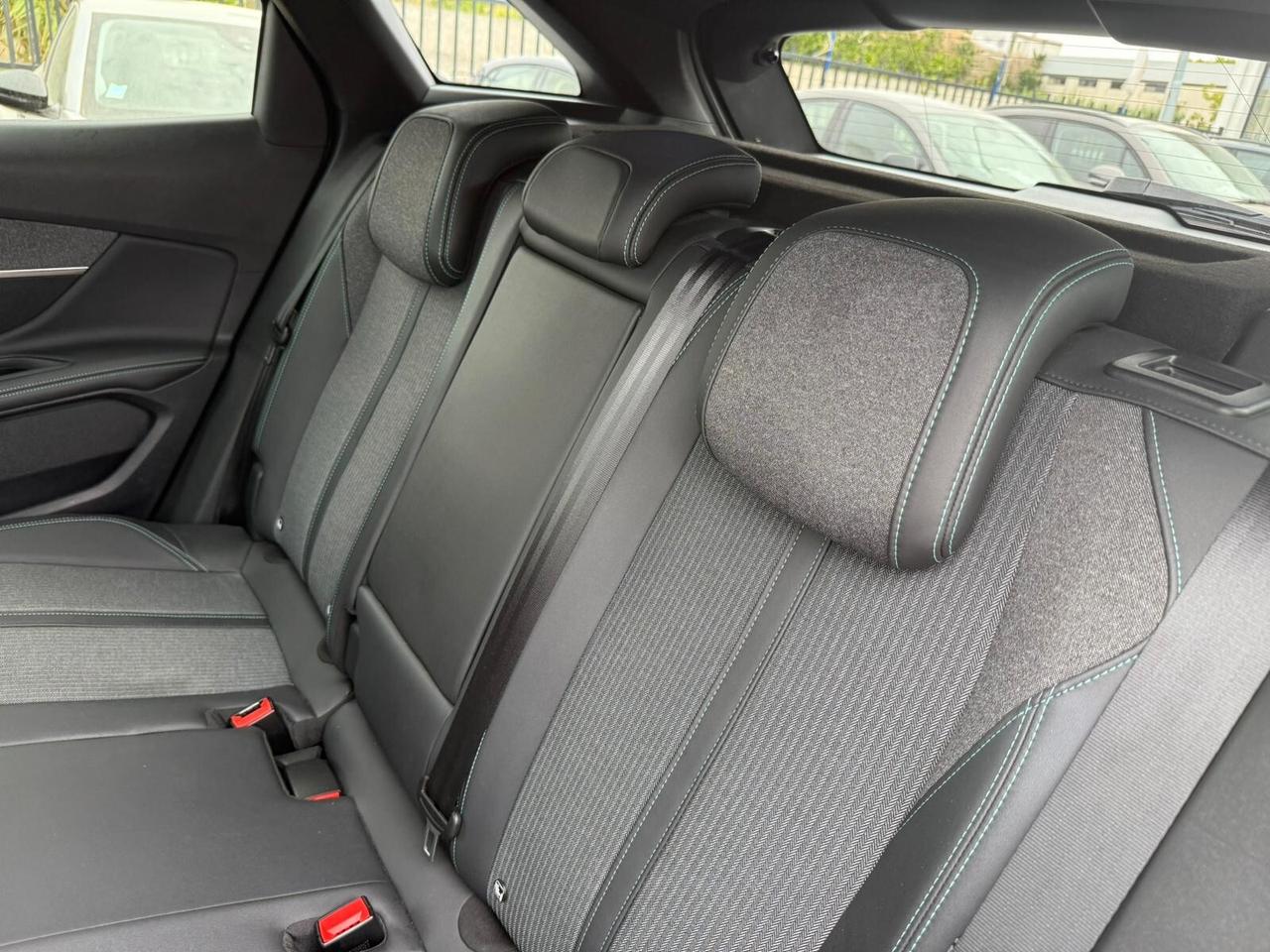 Peugeot 3008 1.5 BlueHDi 131 CV S&S EAT8 Allure
