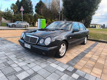 Mercedes-benz E 200 cat Avantgarde