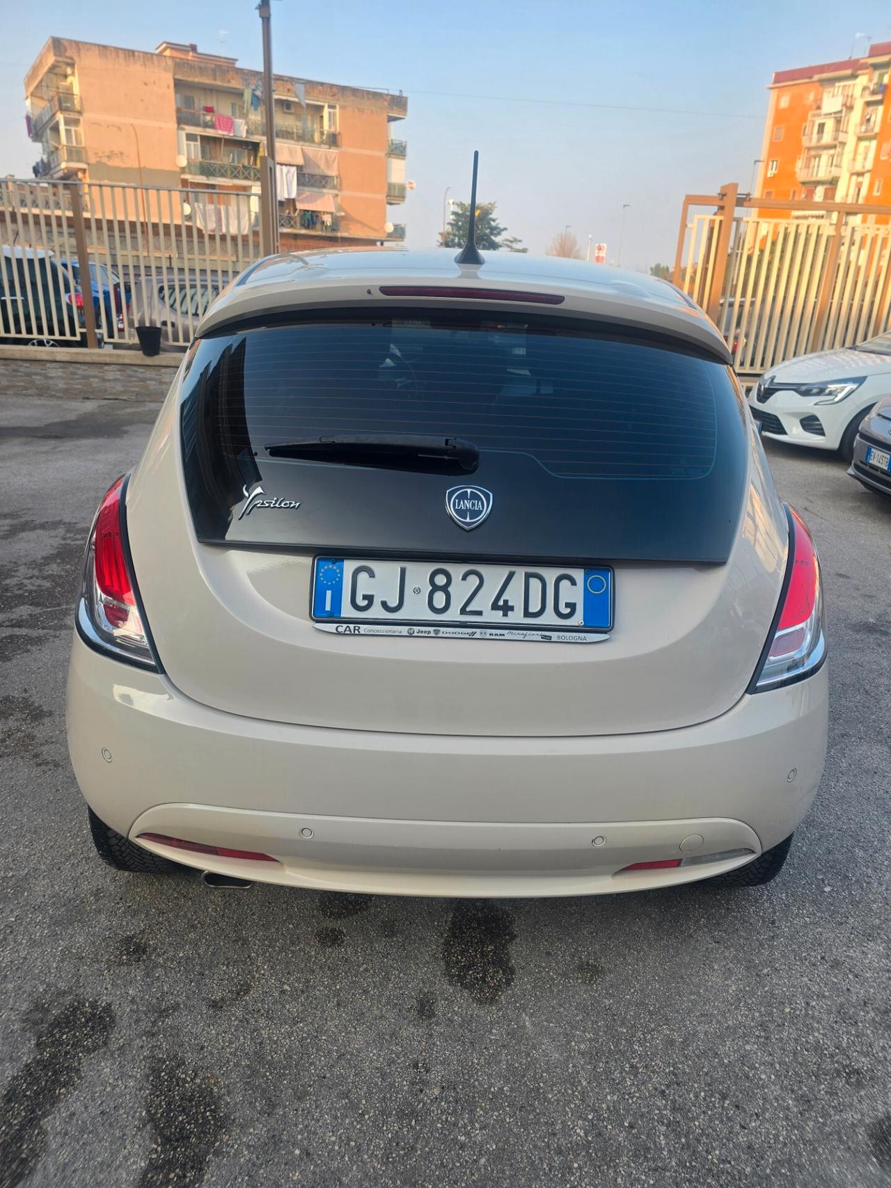 Lancia Ypsilon 1.2 69 CV 5 porte GPL Gold Plus
