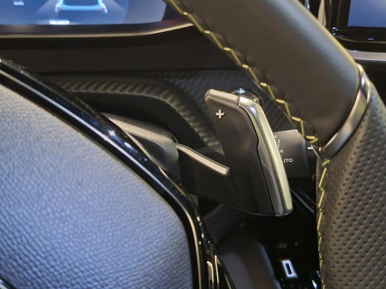 Peugeot 208 1200 mhev Hybrid 136CV GT e-DCS6 Km.0