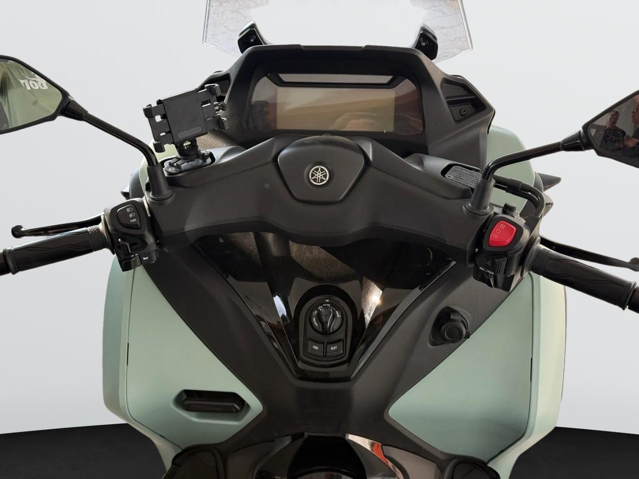 YAMAHA TRICITY*300*PATENTE B*