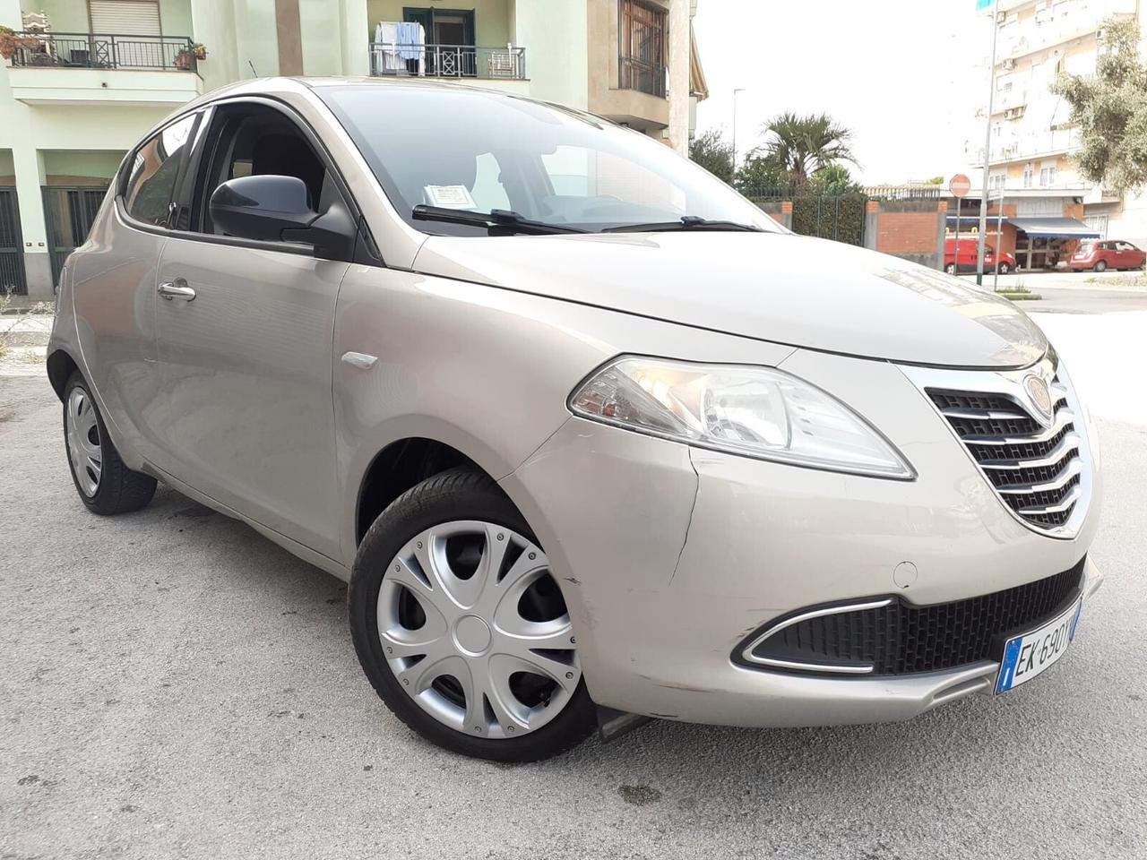 Lancia Ypsilon 1.3 MJT 16V 95 CV 5 porte S&S Silver