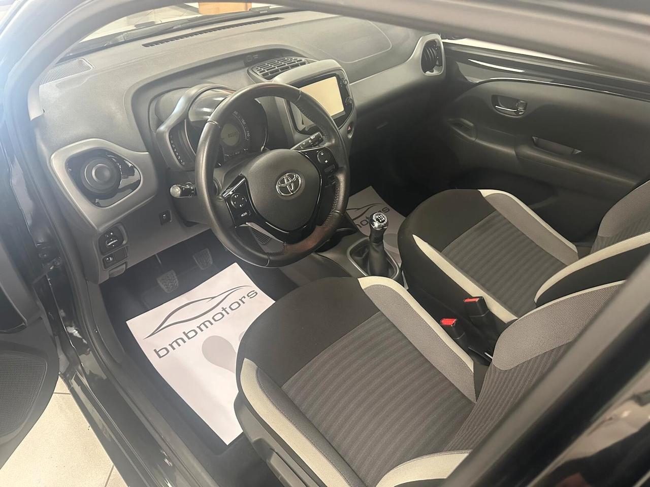 Toyota Aygo Connect 1.0 VVT-i 72 CV 5 porte x-clusiv MMT