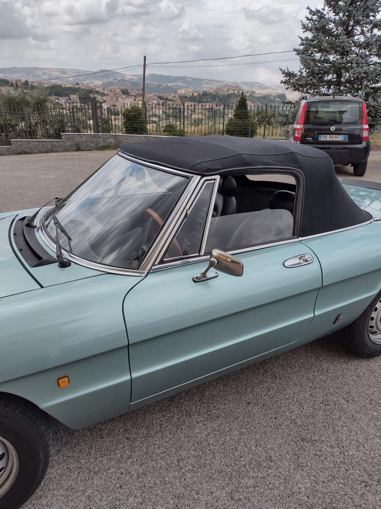 Alfa Romeo Spider 1.6