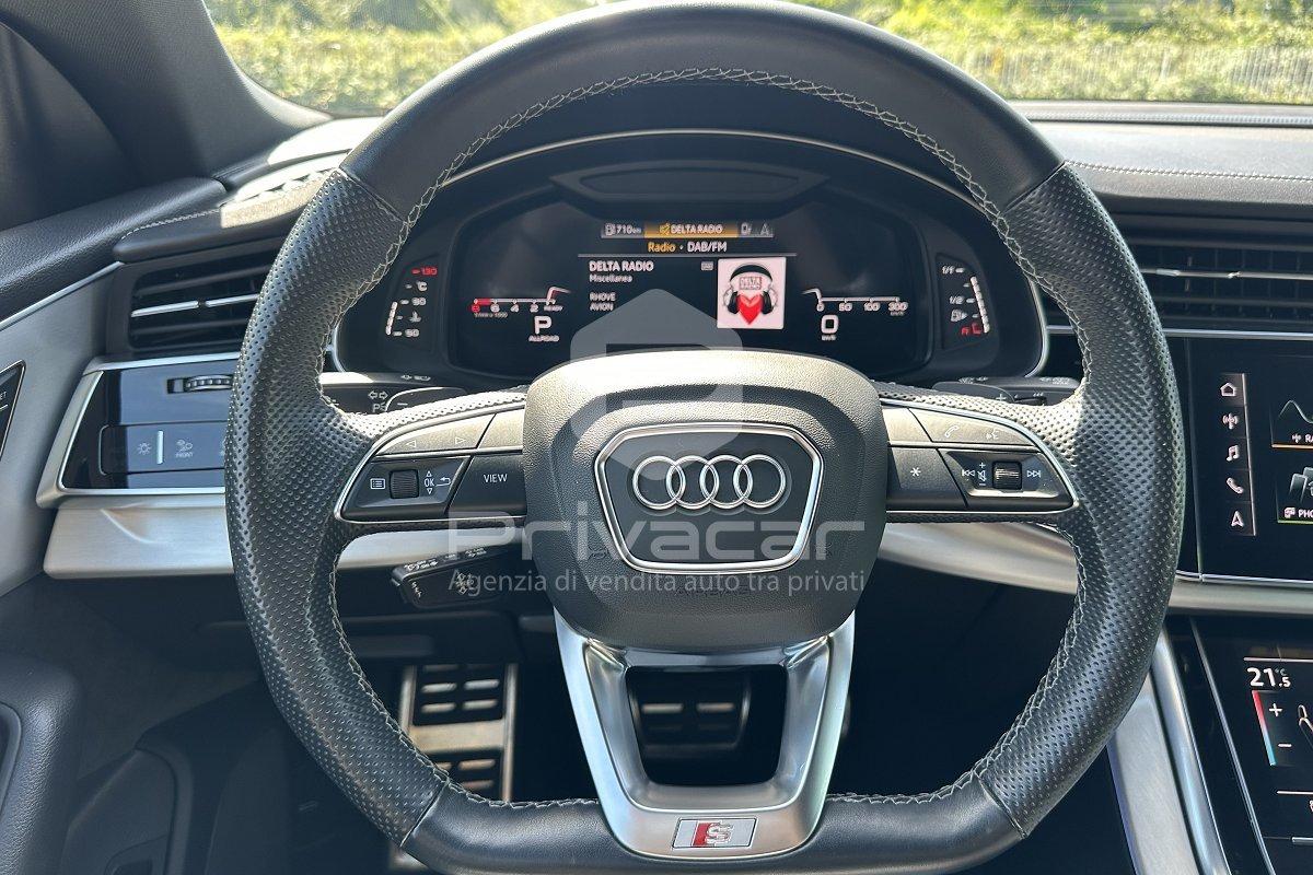 AUDI Q8 55 TFSI quattro tiptronic