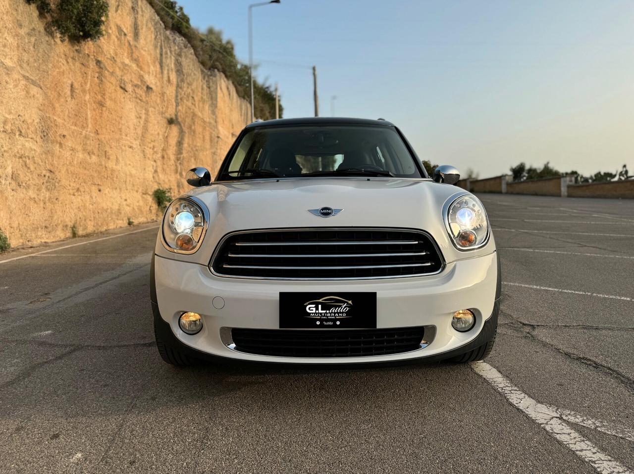 Mini Cooper D Countryman/1.6 111CV/XENO/PELLE/LED