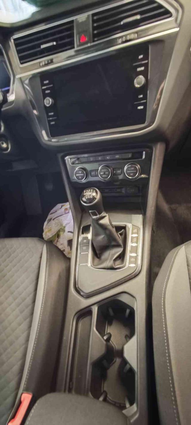 VOLKSWAGEN Tiguan 1.5 TSI Sport BlueM. Tech R-LINE
