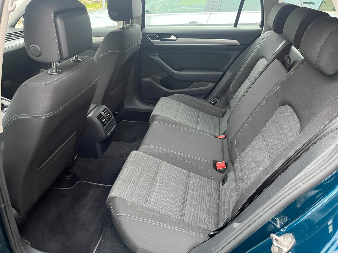 Volkswagen Passat Variant 2.0 TDI SCR EVO Business 03/2022