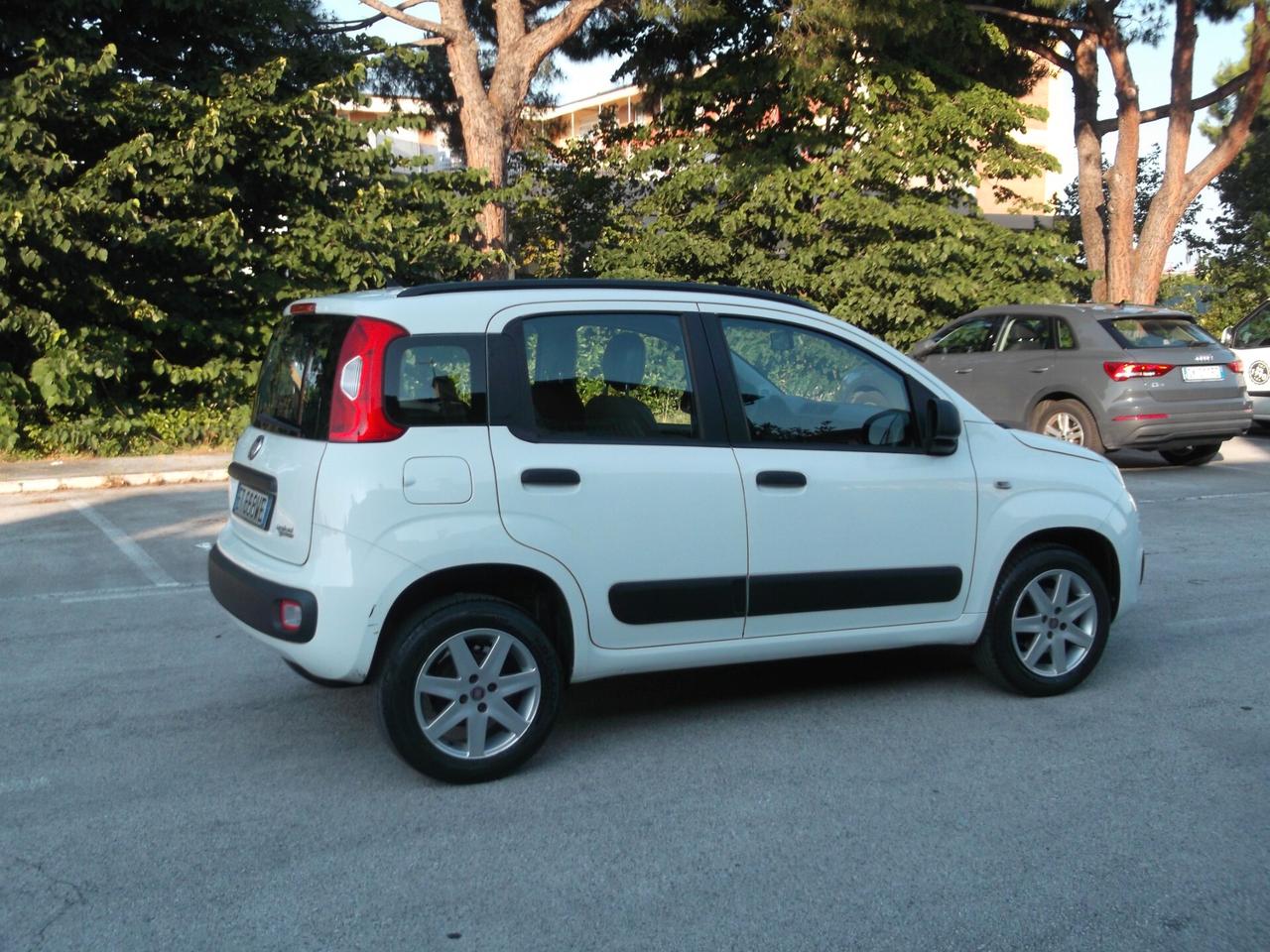 Panda 0.9 Turbo Natural Power Lounge 2014