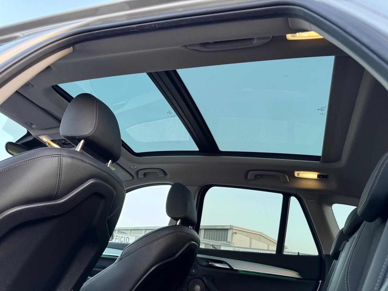 BMW X1 18d XDrive XLine - Tetto Led 18