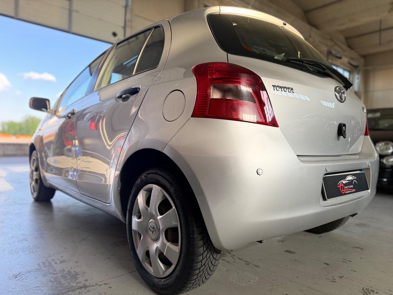 Toyota Yaris 1.0 5 porte Now NEOPATENTATI
