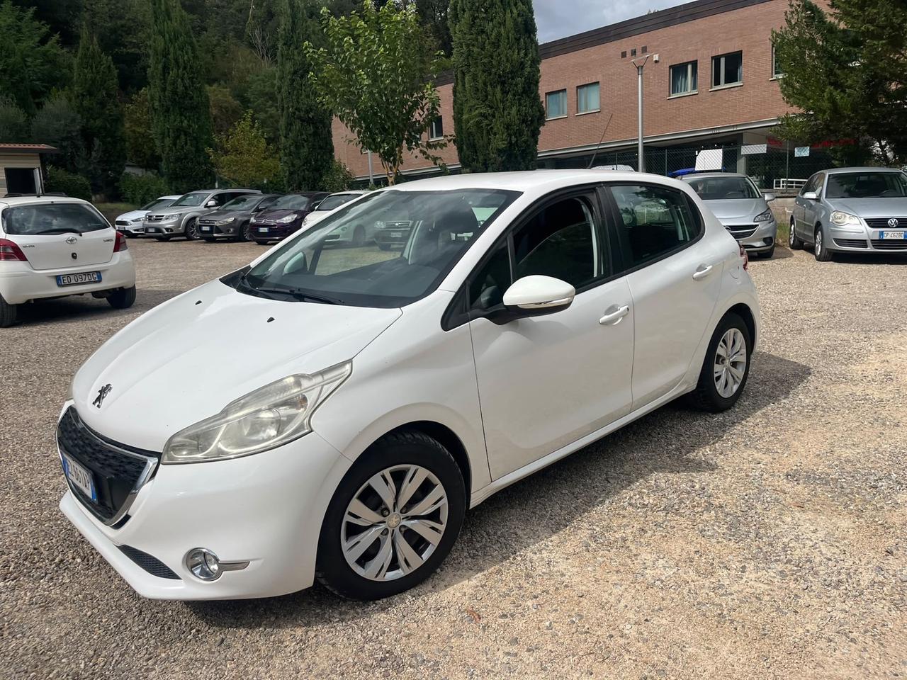 Peugeot 208 1.4 HDi 68 CV 5 porte Allure
