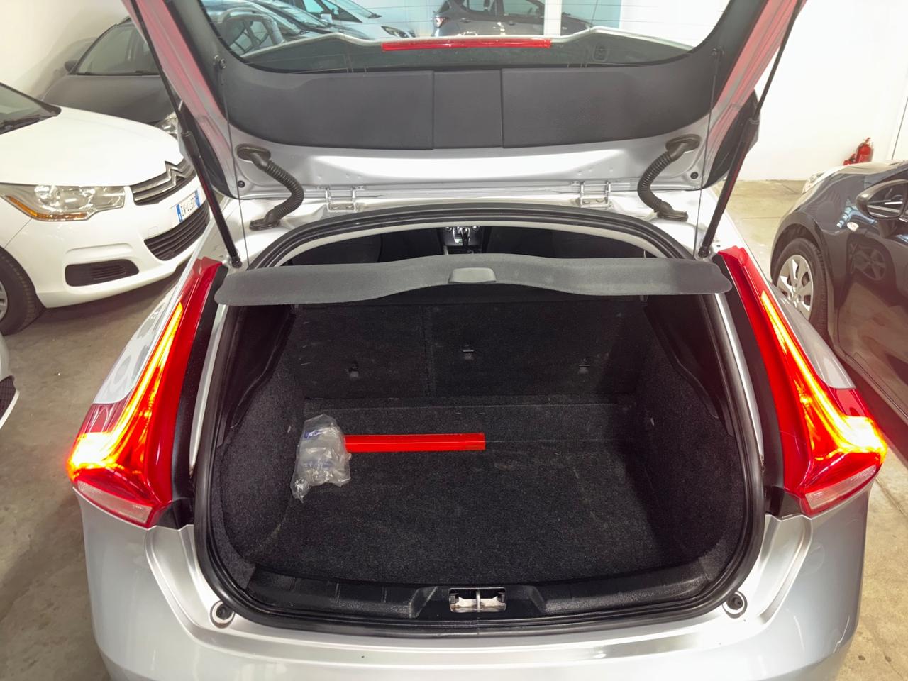 Volvo V40 D2 Geartronic Inscription
